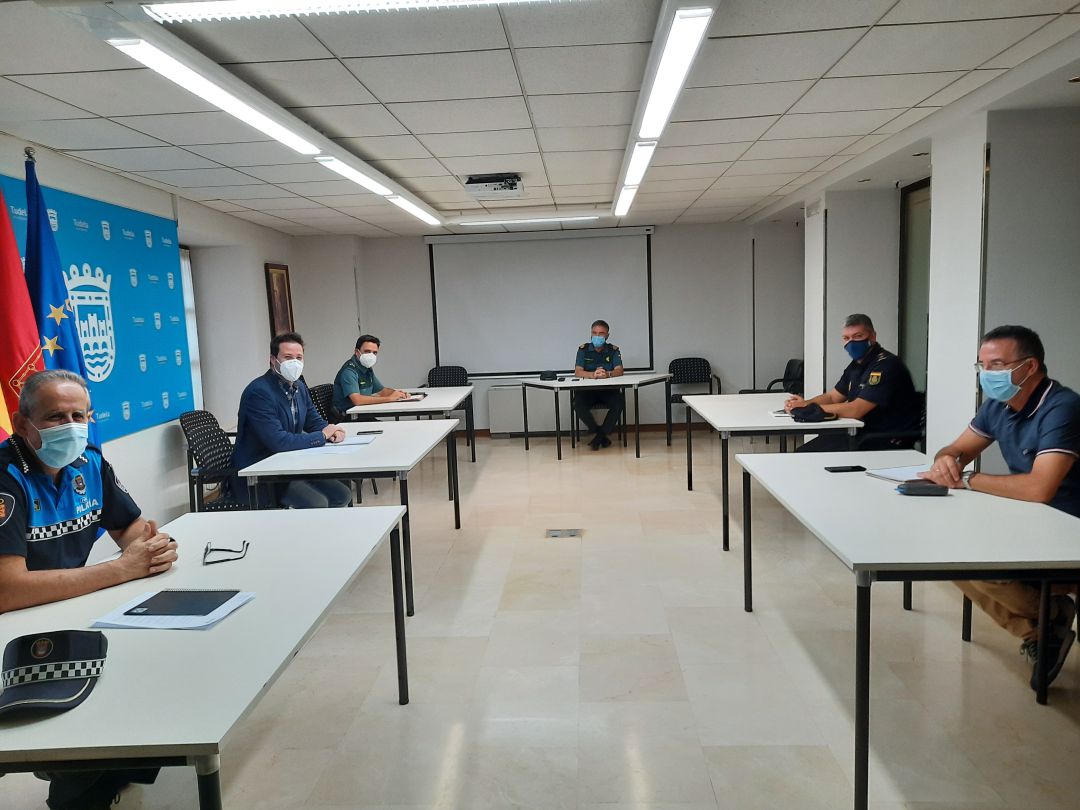 Reunión de los mandos de las distintas policías en el Ayuntamiento de Tudela Reunión de los mandos de las distintas policías en el Ayuntamiento de Tudela