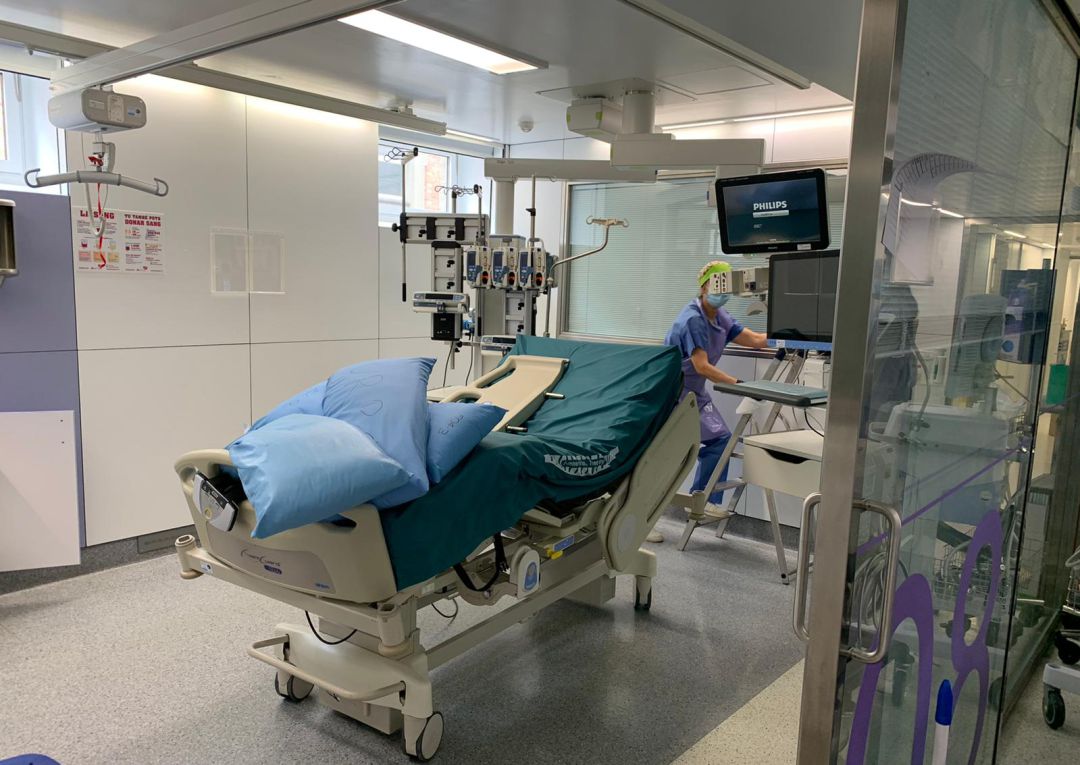 Imatge d'un llit d'UCI d'un hospital català Imatge d'un llit d'UCI d'un hospital català