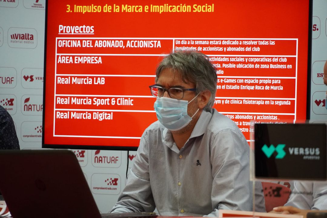Francisco Cobacho, consejero del Real Murcia, en la presentación del Plan Director Francisco Cobacho, consejero del Real Murcia, en la presentación del Plan Director