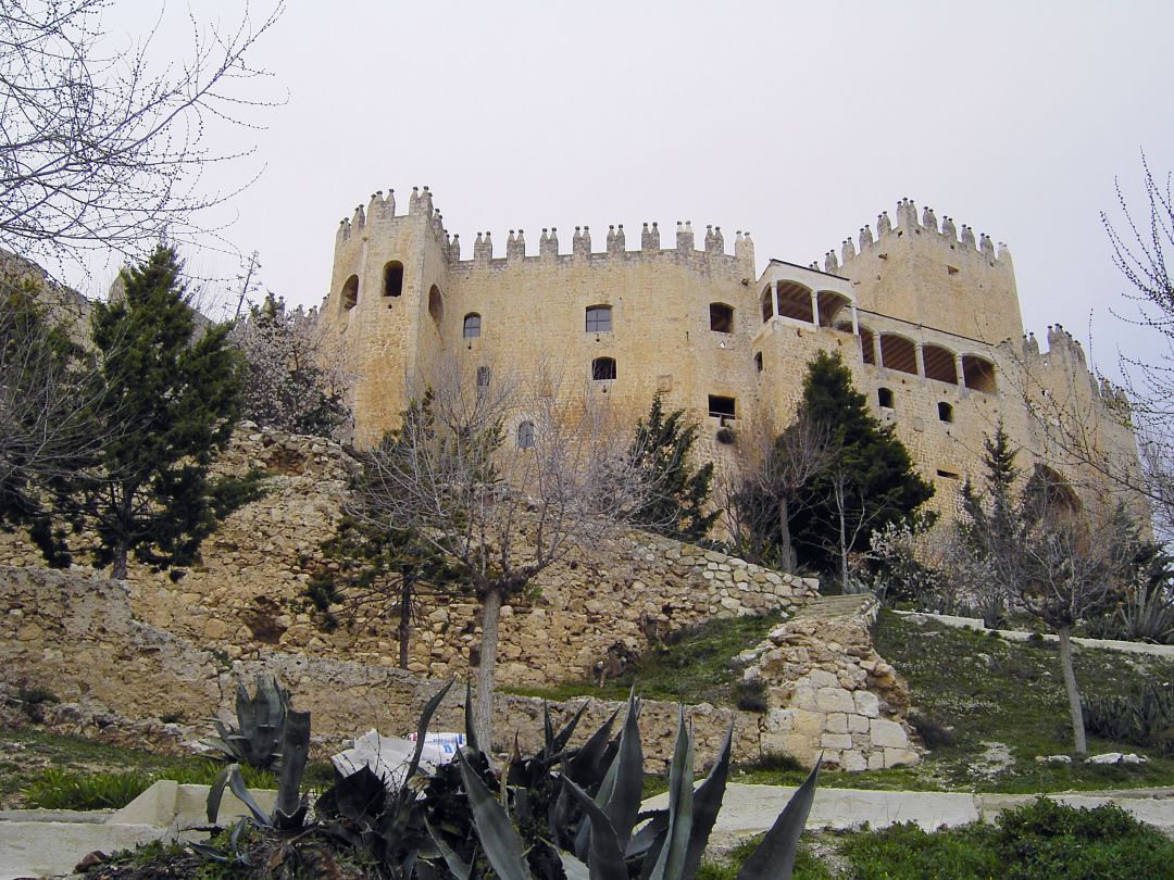 Vista del exterior del Castillo de Vélez Blanco (Almería) Vista del exterior del Castillo de Vélez Blanco (Almería)