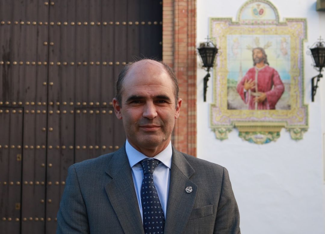 Vicente Flores Ales es desde anoche nuevo hermano mayor de La Paz Vicente Flores Ales es desde anoche nuevo hermano mayor de La Paz