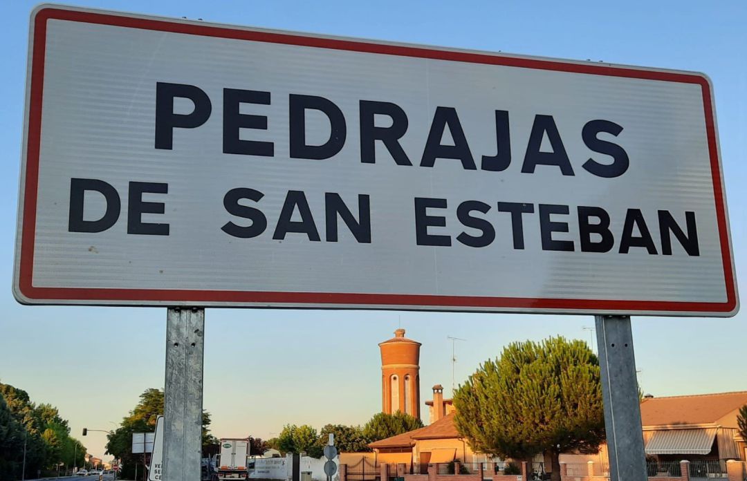 Entrada al municipio de Pedrajas de San Esteban. Entrada al municipio de Pedrajas de San Esteban.
