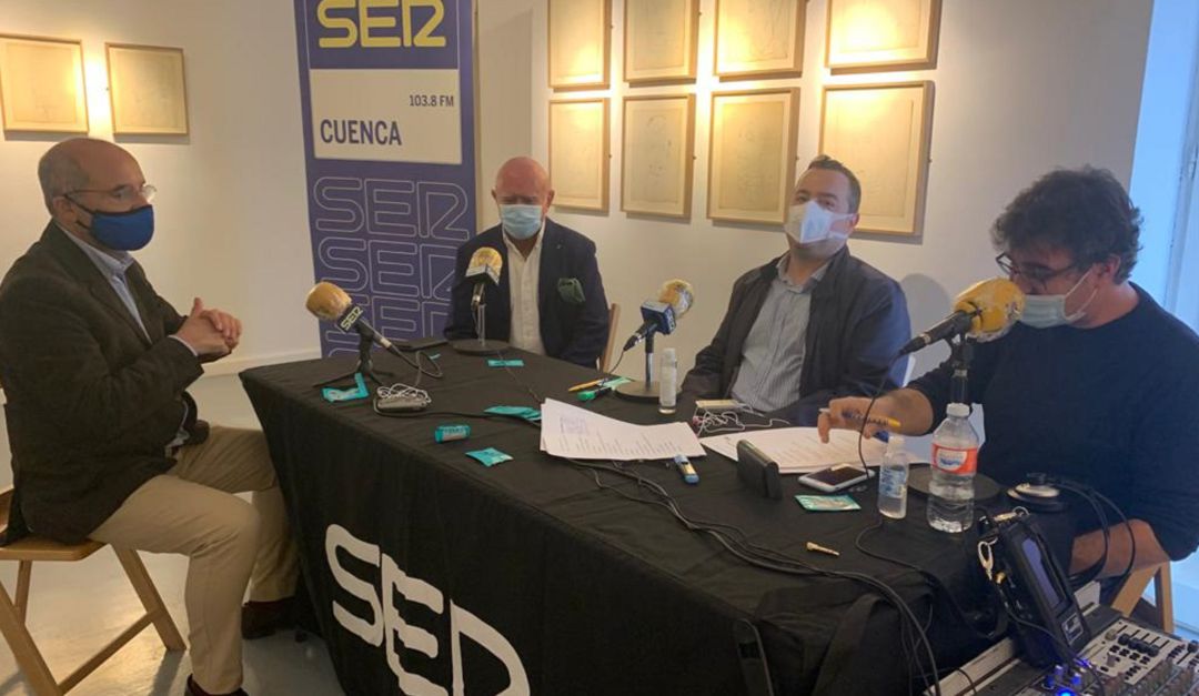 Rafael Sierra, Roberto Polo, Jorge Monedero y Paco Auñón durante la emisión del programa. Rafael Sierra, Roberto Polo, Jorge Monedero y Paco Auñón durante la emisión del programa.