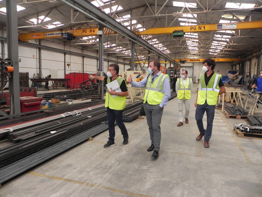 El presidente del Consorci Mare, José Vicente Ferriz, ha visitado las instalaciones donde se están construyendo los dos reactores que optimizarán el funcionamiento del compostaje El presidente del Consorci Mare, José Vicente Ferriz, ha visitado las instalaciones donde se están construyendo los dos reactores que optimizarán el funcionamiento del compostaje