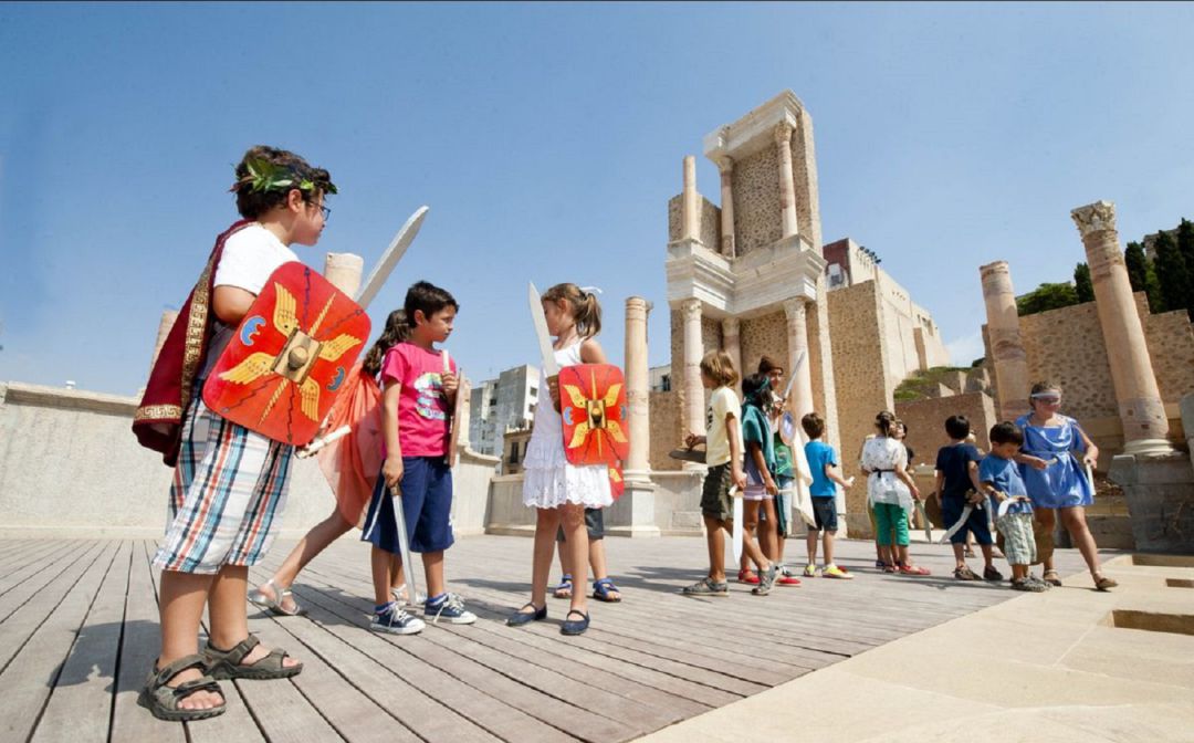 Visita guiada niños Cartagena Puerto de Culturas. Visita guiada niños Cartagena Puerto de Culturas.