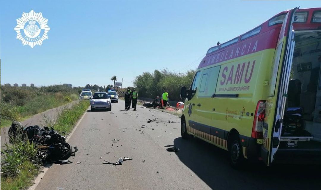 El siniestro que se ha producido a las 13.00 horas cuando, por causas que se investigan, las dos motocicletas han colisionado frontalmente en un tramo de dicho camino El siniestro que se ha producido a las 13.00 horas cuando, por causas que se investigan, las dos motocicletas han colisionado frontalmente en un tramo de dicho camino