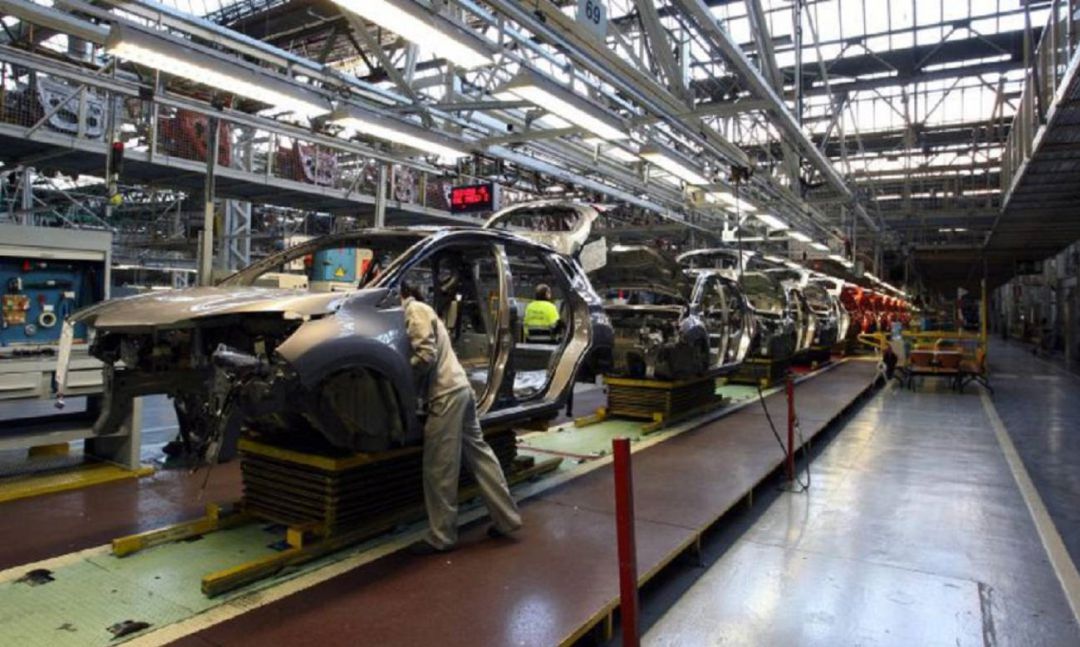 La dirección de Renault informa a los sindicatos de su "delicada situación" La dirección de Renault informa a los sindicatos de su "delicada situación"