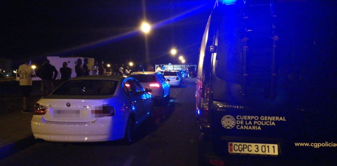 Actuación policial la noche del viernes para desactivar el botellón en Arrecife, Lanzarote. Actuación policial la noche del viernes para desactivar el botellón en Arrecife, Lanzarote.