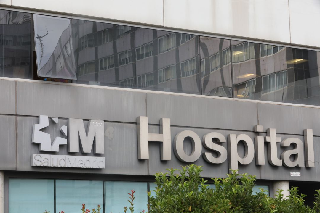 Fachada del Hospital de La Paz, en Madrid (España), a 15 de septiembre de 2020. La Comunidad de Madrid comienza desde hoy la vacunación de los 150 participantes madrileños voluntarios en el ensayo clínico en fase 2 de la primera vacuna contra el COVID-19. Fachada del Hospital de La Paz, en Madrid (España), a 15 de septiembre de 2020. La Comunidad de Madrid comienza desde hoy la vacunación de los 150 participantes madrileños voluntarios en el ensayo clínico en fase 2 de la primera vacuna contra el COVID-19.