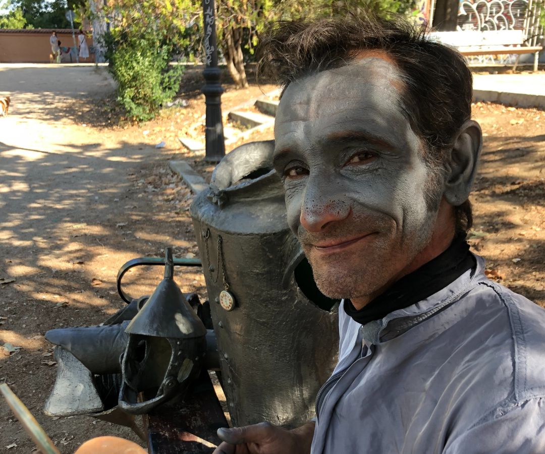 Carlos Calero, el 'hombre de hojalata' del centro de Madrid Carlos Calero, el 'hombre de hojalata' del centro de Madrid