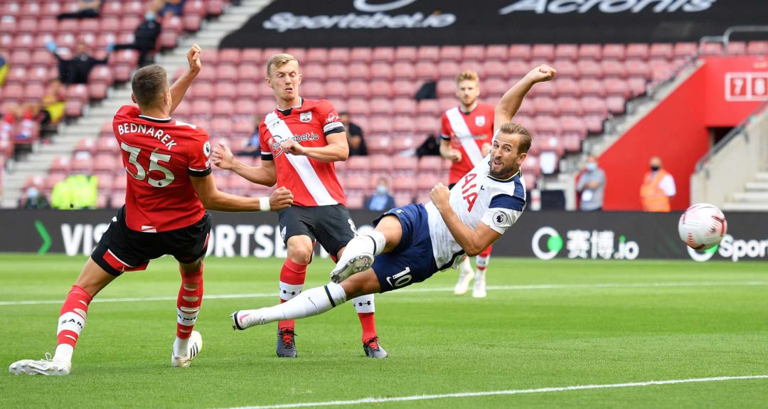 Harry Kane, en el partido entre el Tottenham y el Southampton que acabó 2-5 para los de Mou. Harry Kane, en el partido entre el Tottenham y el Southampton que acabó 2-5 para los de Mou.