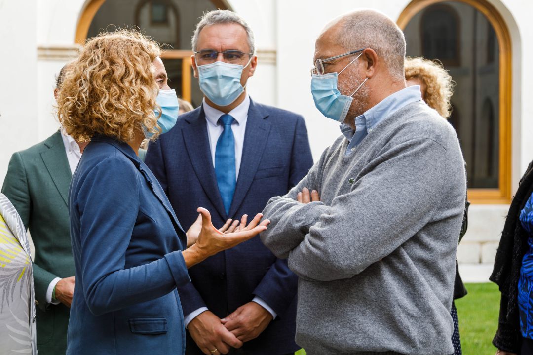 De I a D: la presidenta del congreso, Meritxell Batet; el delegado del gobierno en Castilla y León, Javier Izquierdo; y el vicepresidente de la Junta de Castilla y León, Francisco Igea De I a D: la presidenta del congreso, Meritxell Batet; el delegado del gobierno en Castilla y León, Javier Izquierdo; y el vicepresidente de la Junta de Castilla y León, Francisco Igea