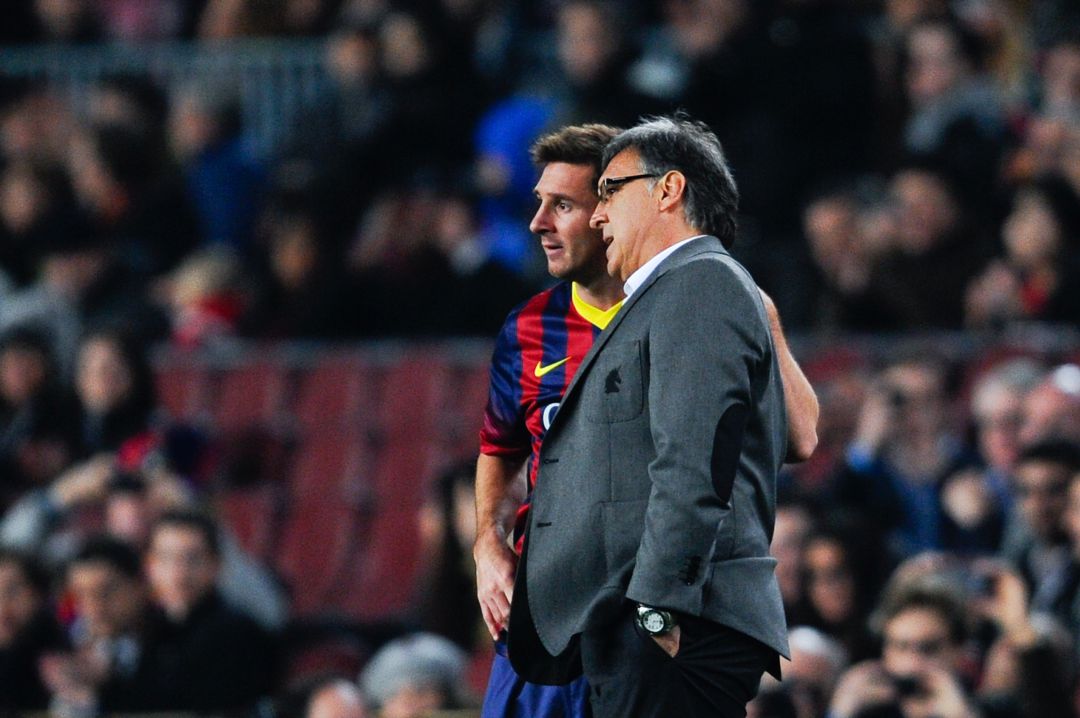 El Tata Martino y Messi, durante un partido de Copa del Rey contra el Getafe en 2014. El Tata Martino y Messi, durante un partido de Copa del Rey contra el Getafe en 2014.