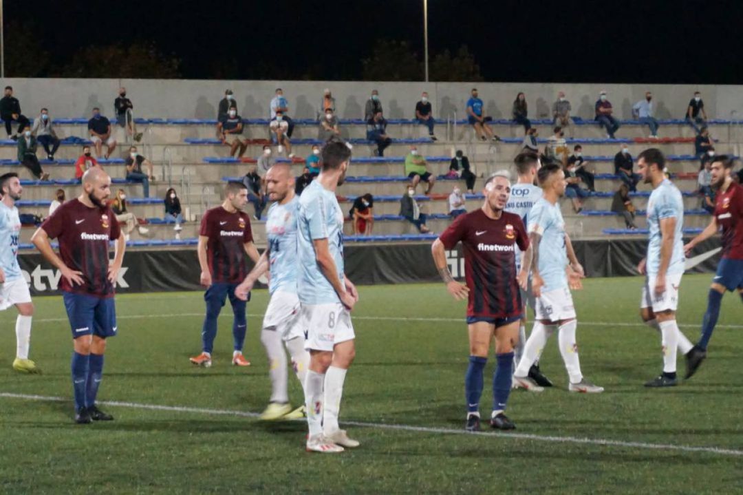 Eldense - Yeclano, con público en las gradas Eldense - Yeclano, con público en las gradas