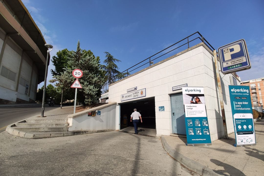 Desde este lunes ya se puede estacionar a través de una APP para móviles y tablets que permite agilizar, optimizar y modernizar el acceso a los distintos aparcamientos municipales Desde este lunes ya se puede estacionar a través de una APP para móviles y tablets que permite agilizar, optimizar y modernizar el acceso a los distintos aparcamientos municipales