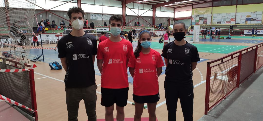 Antonio Iglesias, Martín Iglesias, Ana Nóvoa e Marta Iglesias, deportistas do Club Athlos Bádminton de Ourense, no máster nacional Antonio Iglesias, Martín Iglesias, Ana Nóvoa e Marta Iglesias, deportistas do Club Athlos Bádminton de Ourense, no máster nacional