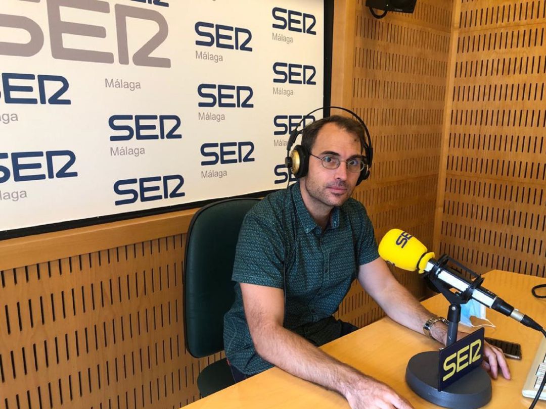 En los estudios de la Cadena Ser Málaga, Toni Valero, portavoz de Adelante Andalucía y coordinador general de Izquierda Unida en Andalucía En los estudios de la Cadena Ser Málaga, Toni Valero, portavoz de Adelante Andalucía y coordinador general de Izquierda Unida en Andalucía
