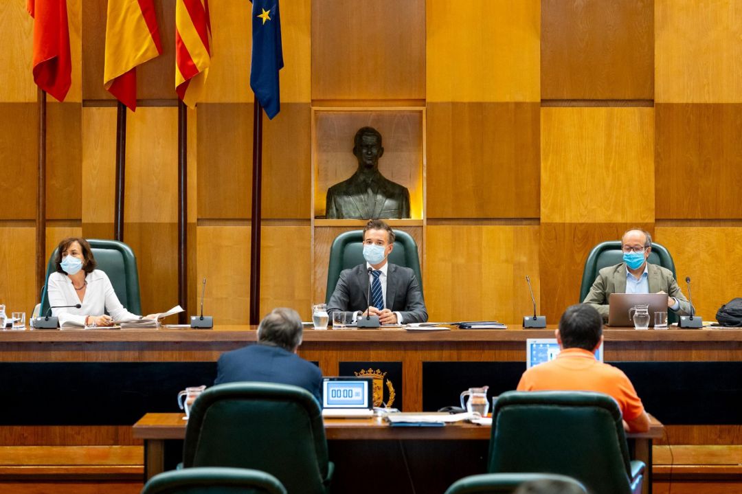 Comisión de Urbanismo en el Ayuntamiento de Zaragoza Comisión de Urbanismo en el Ayuntamiento de Zaragoza