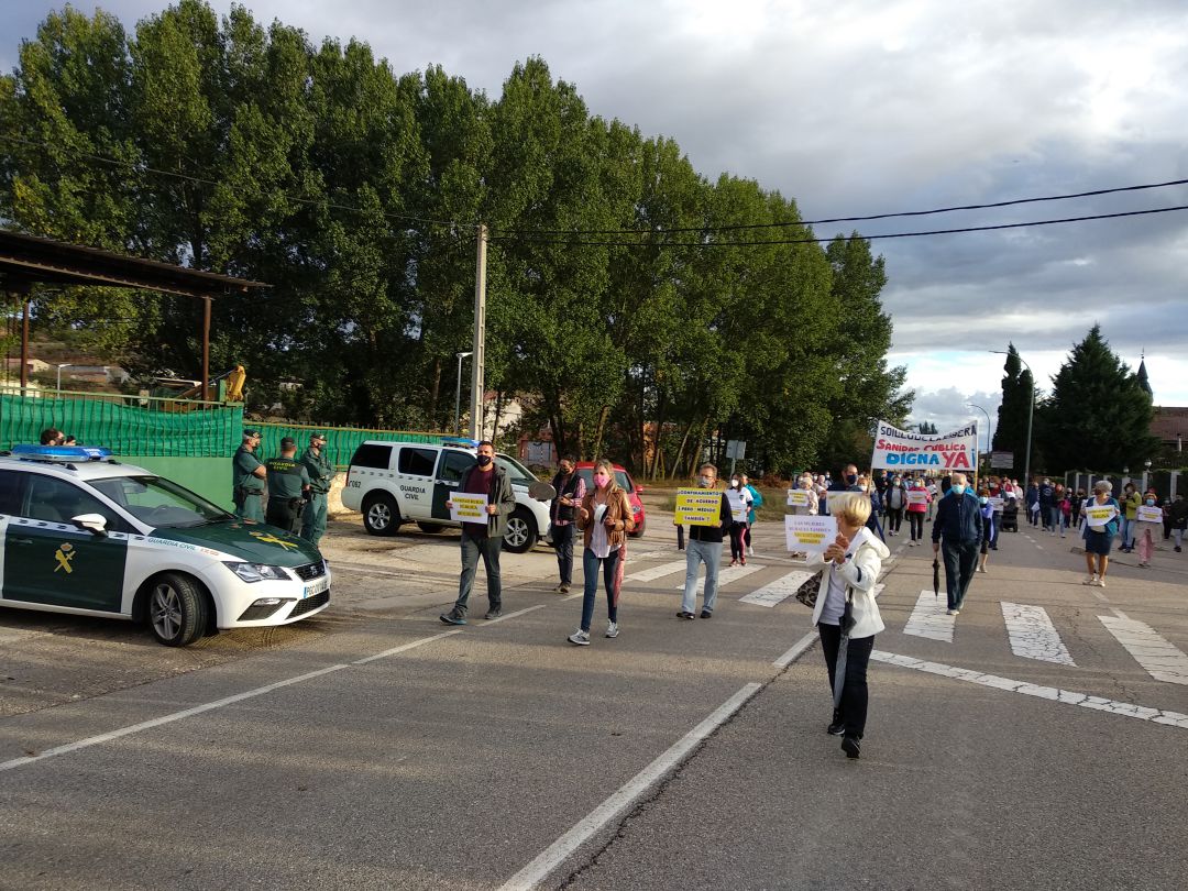Los vecinos de Sotillo se movilizan cada día contra el cierre de sus accesos Los vecinos de Sotillo se movilizan cada día contra el cierre de sus accesos