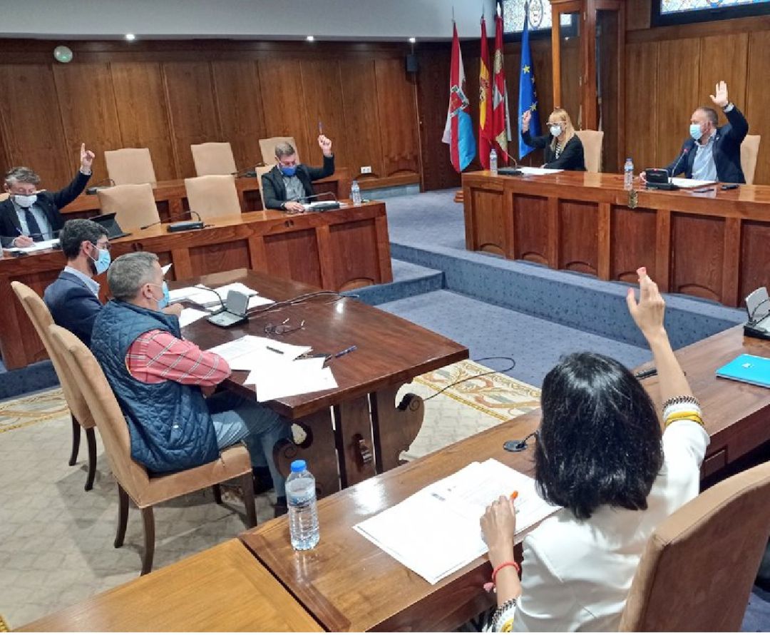 El pleno se celebró en el ayuntamiento de Ponferrada El pleno se celebró en el ayuntamiento de Ponferrada