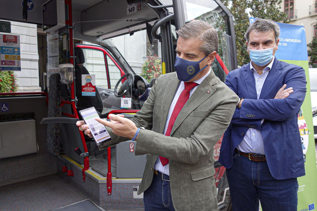 El concejal de movilidad, César Díaz, presenta la nueva APP El concejal de movilidad, César Díaz, presenta la nueva APP