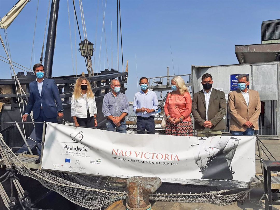 La Nao Victoria en el puerto de Sanlúcar La Nao Victoria en el puerto de Sanlúcar