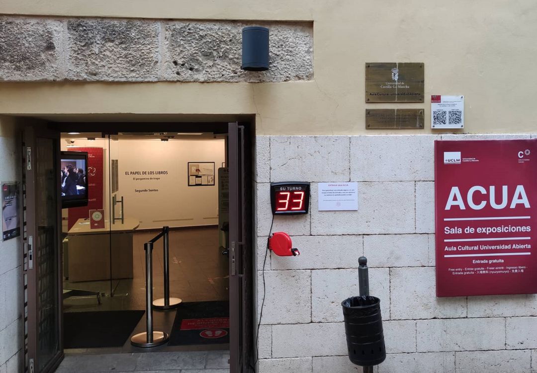 Entrada a la sala de exposiciones Acua. Entrada a la sala de exposiciones Acua.
