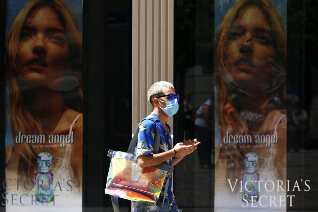 Ambiente en Málaga con personas con mascarillas Ambiente en Málaga con personas con mascarillas