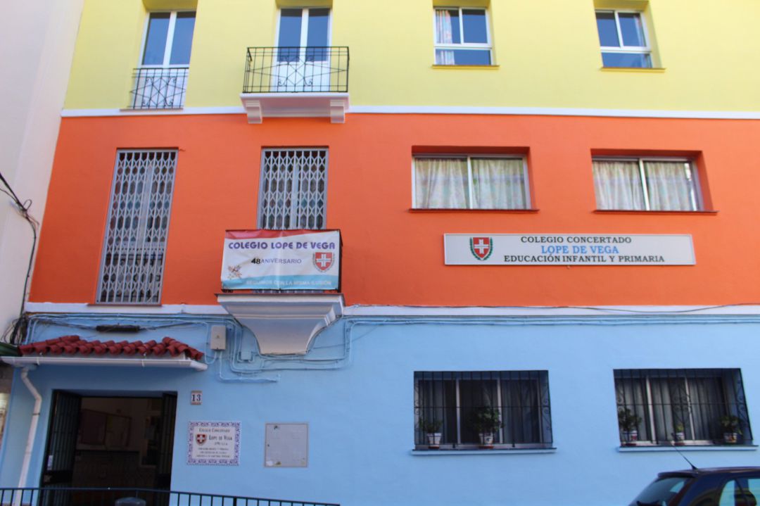 Fachada del colegio concertado Lope de Vega de Málaga capital Fachada del colegio concertado Lope de Vega de Málaga capital