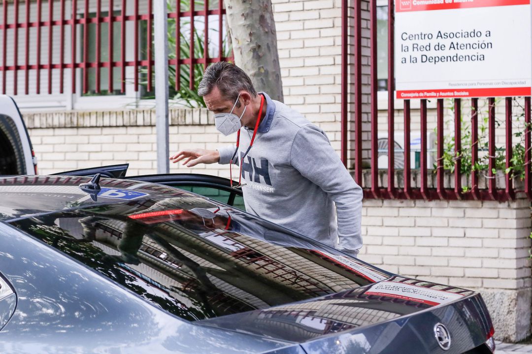 Iñaki Urdangarin llega a su voluntariado en 'Hogar Don Orione' a la espera de su tercer grado penitenciario, en Pozuelo de Alarcón (Madrid, España) a 23 de septiembre de 2020.
I Iñaki Urdangarin llega a su voluntariado en 'Hogar Don Orione' a la espera de su tercer grado penitenciario, en Pozuelo de Alarcón (Madrid, España) a 23 de septiembre de 2020.
I