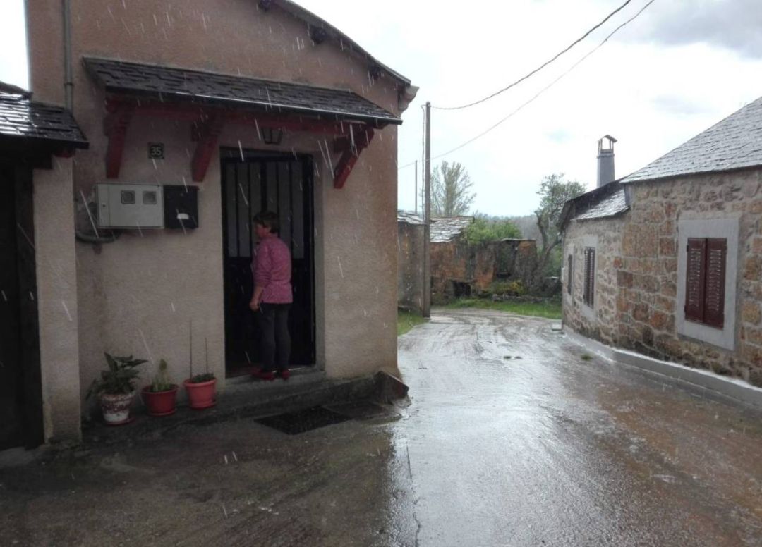 Imagen de uno de tantos pueblos vaciados en Zamora (Ferreruela de Arriba) Imagen de uno de tantos pueblos vaciados en Zamora (Ferreruela de Arriba)
