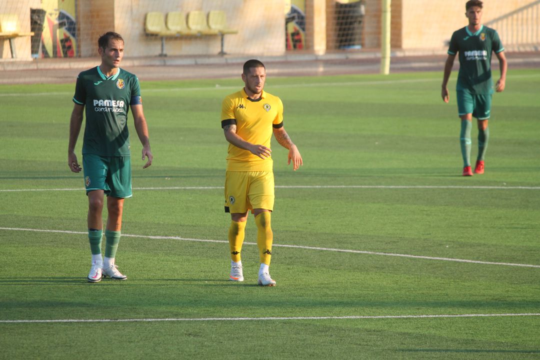 Javier Acuña, frente al Villarreal C Javier Acuña, frente al Villarreal C