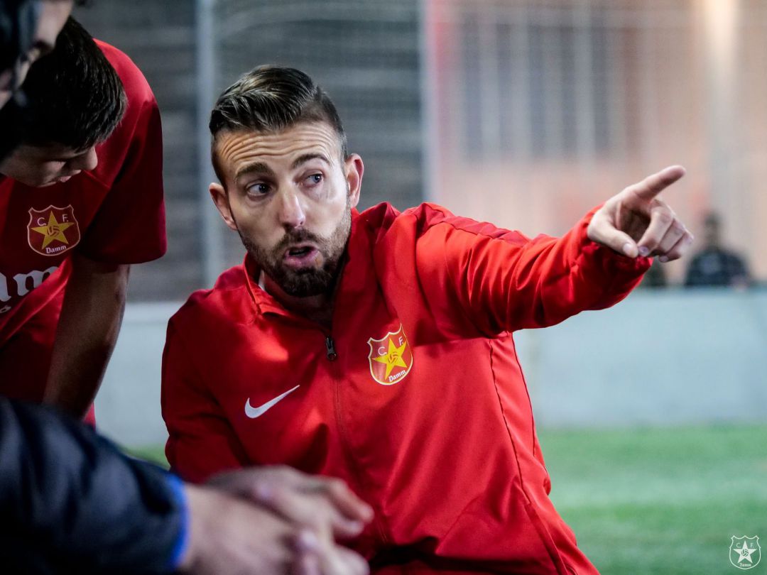 Luis García como entrenador del CF Damm. Luis García como entrenador del CF Damm.