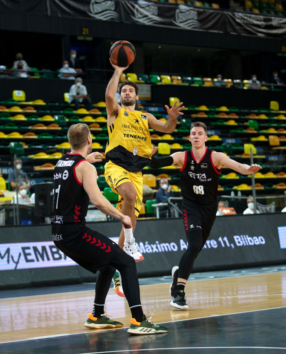 Bruno Fitipaldo anotó 19 puntos en la victoria de los aurinegros en Miribilia Bruno Fitipaldo anotó 19 puntos en la victoria de los aurinegros en Miribilia