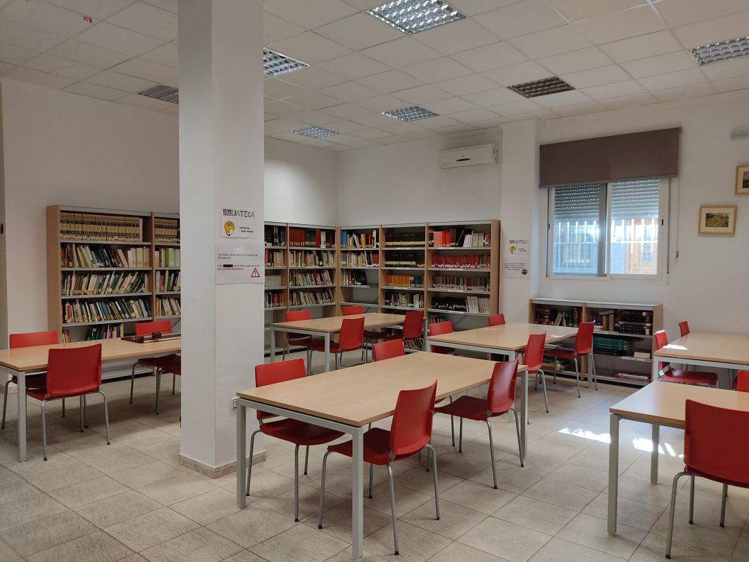 Instalaciones de la Biblioteca Pública Municipal 'Juan De Mata Carriazo' Instalaciones de la Biblioteca Pública Municipal 'Juan De Mata Carriazo'