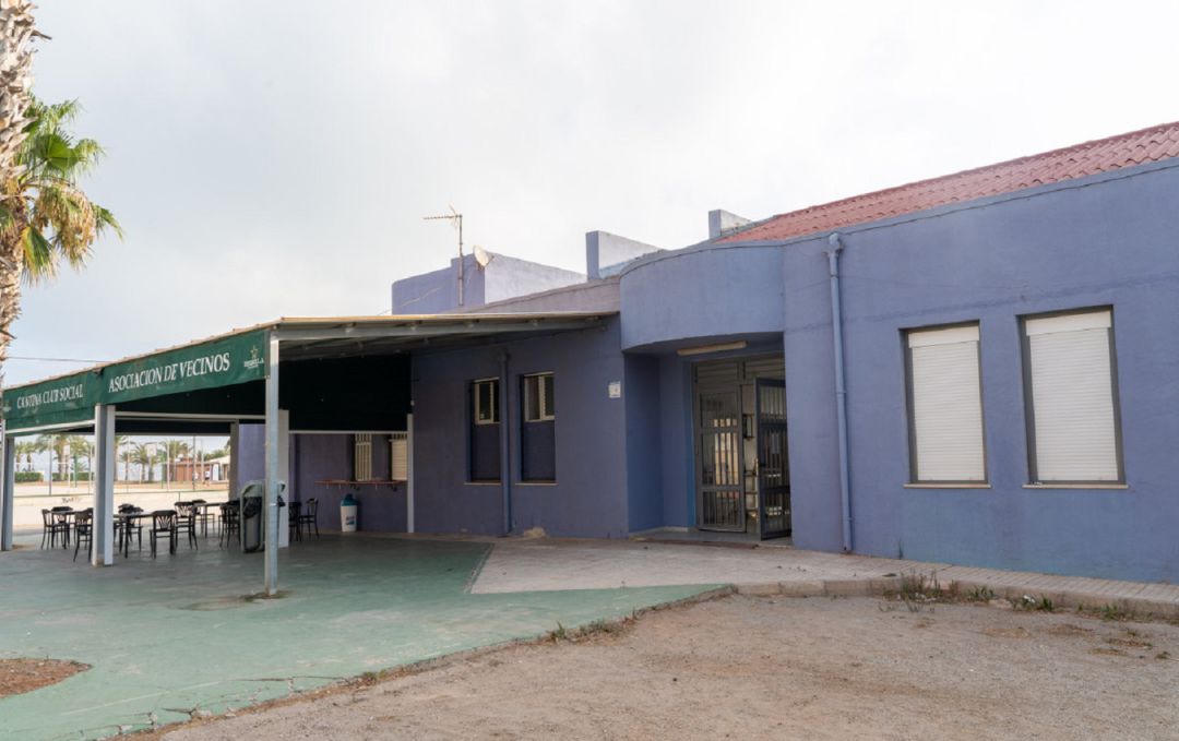 Local social de Los Urrutias. Local social de Los Urrutias.