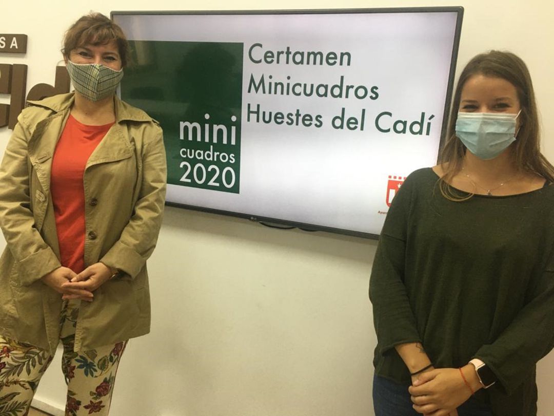 Concejala de Cultura Elda y directra Minicuadros en rueda de prensa Concejala de Cultura Elda y directra Minicuadros en rueda de prensa
