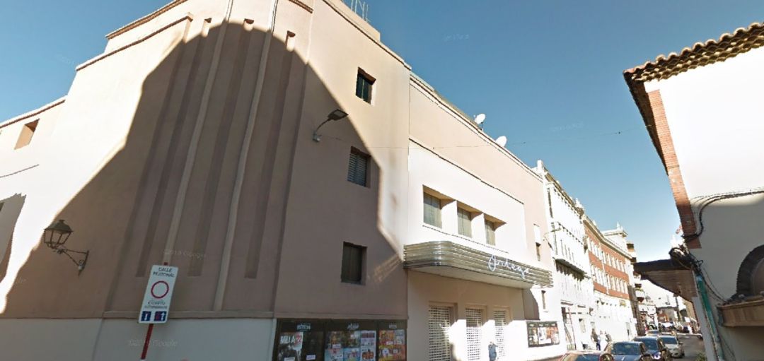 Los cines Ortega y Avenida cierran sus salas lunes y martes ante las nuevas restricciones de aforo Los cines Ortega y Avenida cierran sus salas lunes y martes ante las nuevas restricciones de aforo
