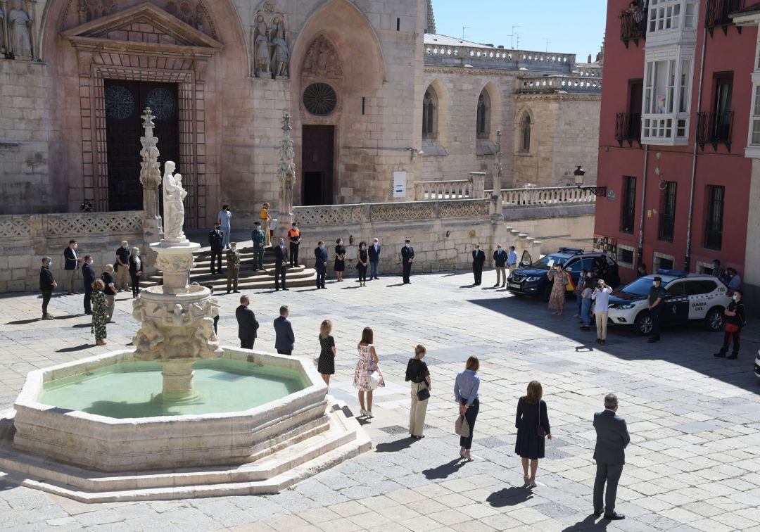 Acto de homenaje a las victimas de la pandemia Acto de homenaje a las victimas de la pandemia