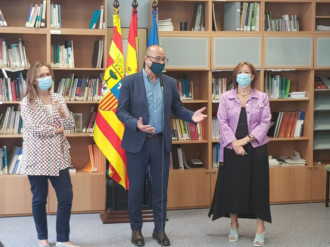 El consejero de Educación, Felipe Faci, durante la visita a los equipos COVID de Zaragoza, que están ayudando a los centros educativos en todo lo relativo a la crisis sanitaria El consejero de Educación, Felipe Faci, durante la visita a los equipos COVID de Zaragoza, que están ayudando a los centros educativos en todo lo relativo a la crisis sanitaria