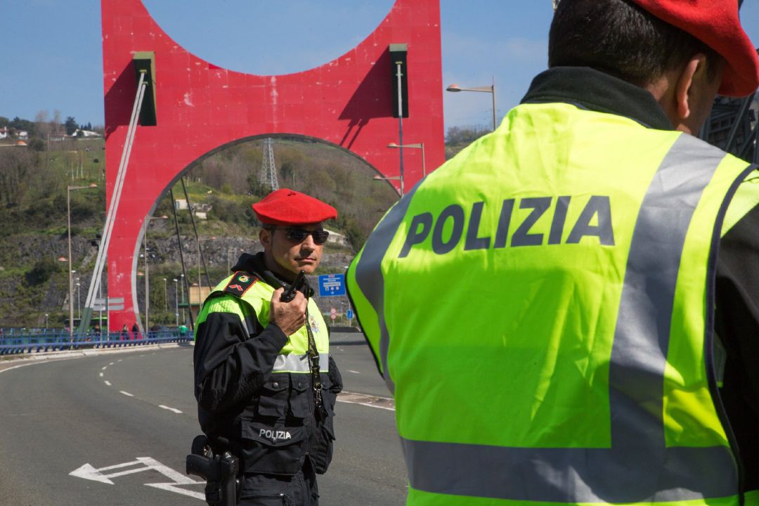 El Ayuntamiento recomienda evitar el uso del vehículo privado y utilizar el transporte público, preferentemente el tren o metro El Ayuntamiento recomienda evitar el uso del vehículo privado y utilizar el transporte público, preferentemente el tren o metro