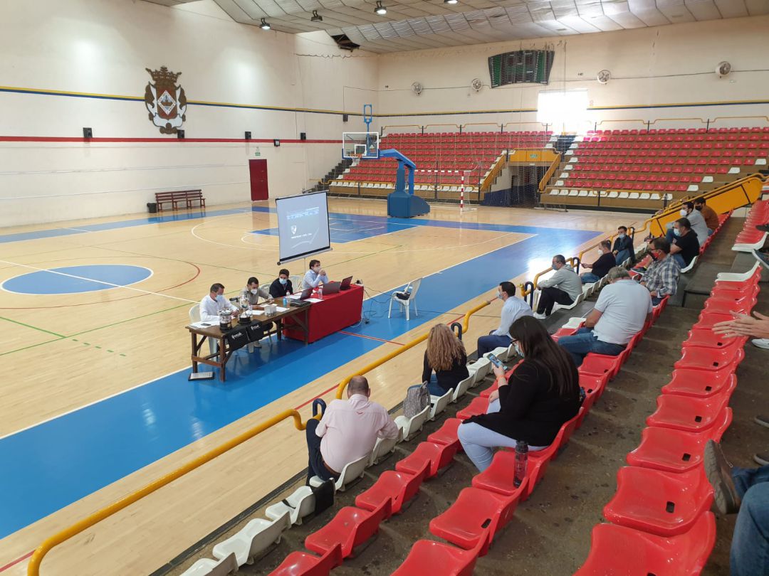 Asamblea de socios del club, hoy, en San José. Asamblea de socios del club, hoy, en San José.