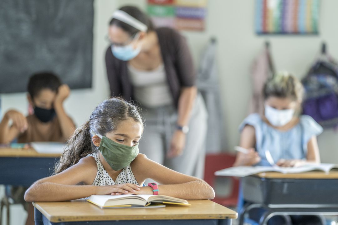 Educación confirma 16 nuevos positivos en 15 centros educativos Educación confirma 16 nuevos positivos en 15 centros educativos