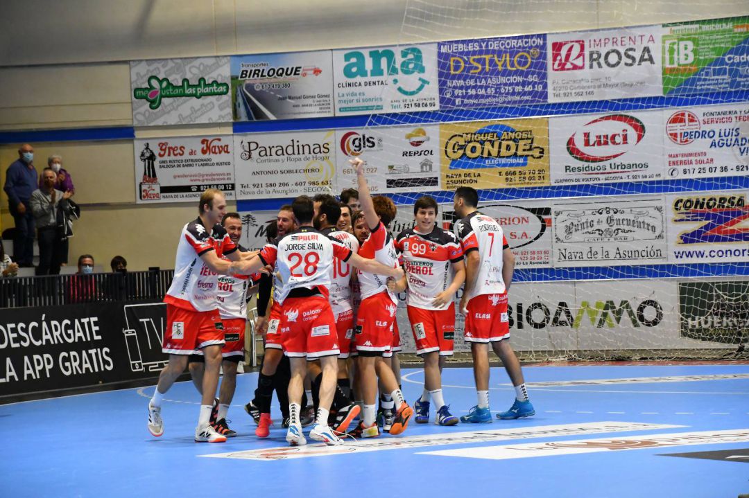 Victoria en el último segundo de Balonmano Nava sobre At. Valladolid Victoria en el último segundo de Balonmano Nava sobre At. Valladolid