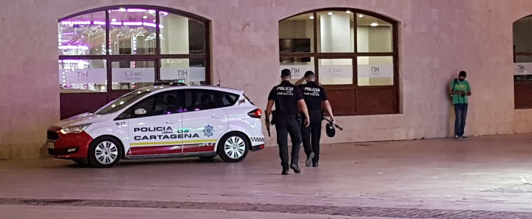 Control policial en el centro de Cartagena el viernes festivo, por Carthagineses y Romanos Control policial en el centro de Cartagena el viernes festivo, por Carthagineses y Romanos