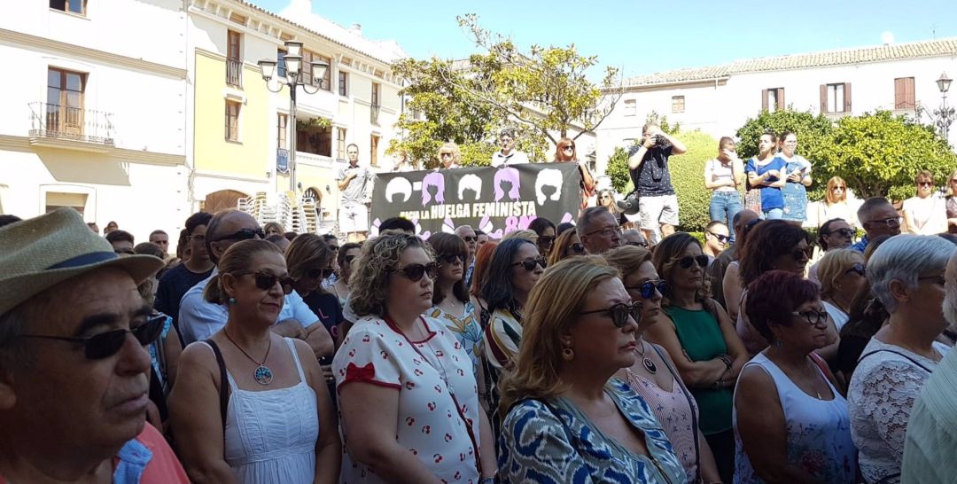 Concentración a las puertas del Ayuntamiento de Úbeda tras el crimen machista de 2019. Concentración a las puertas del Ayuntamiento de Úbeda tras el crimen machista de 2019.