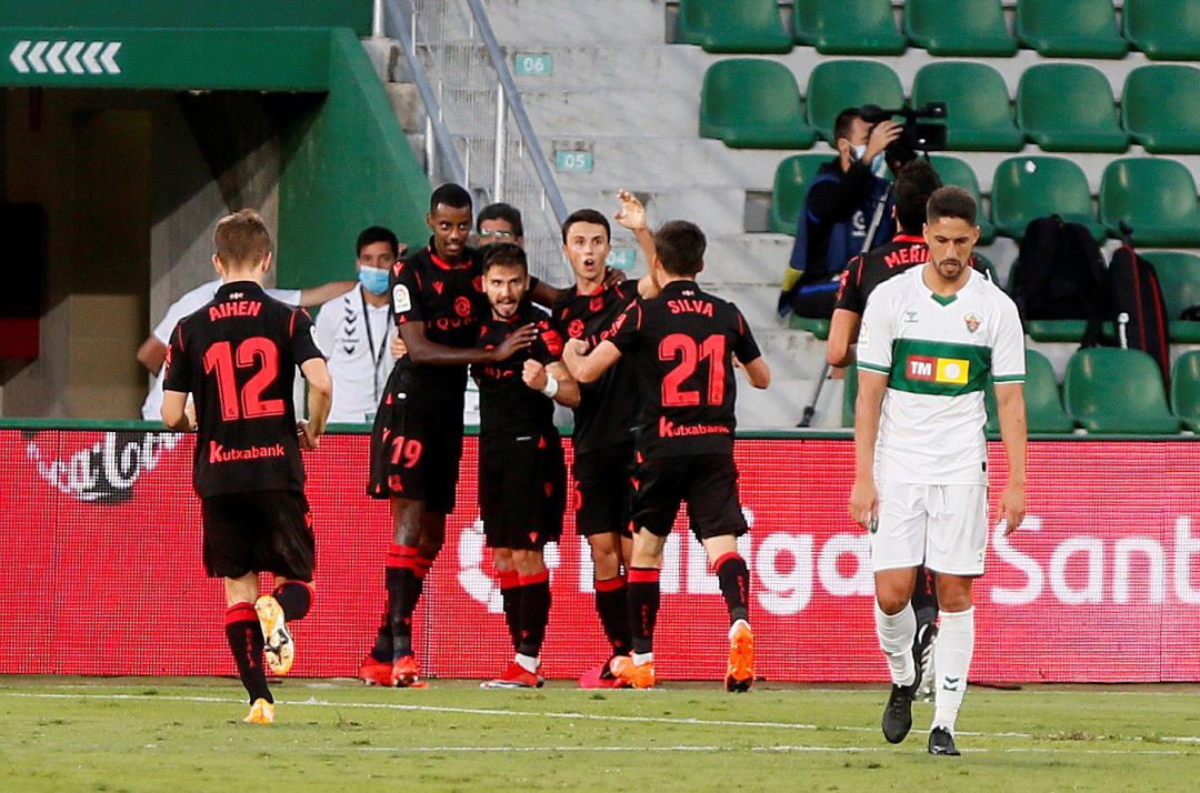 Portu celebra con sus compañeros el 0-1 que abría el marcador en Elche Portu celebra con sus compañeros el 0-1 que abría el marcador en Elche
