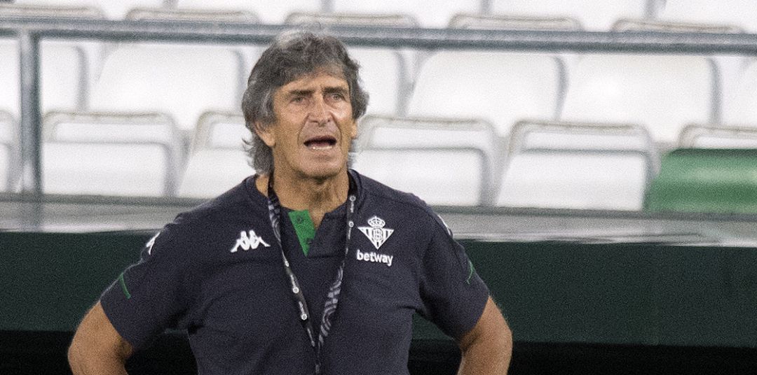 Manuel Pellegrini, durante el partido Manuel Pellegrini, durante el partido