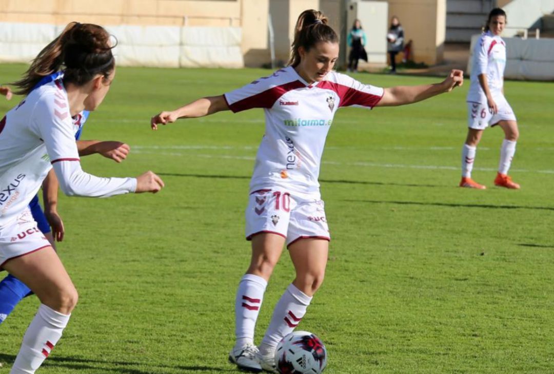 Carmen Fernández, durante un partido con el Fundación Albacete Carmen Fernández, durante un partido con el Fundación Albacete
