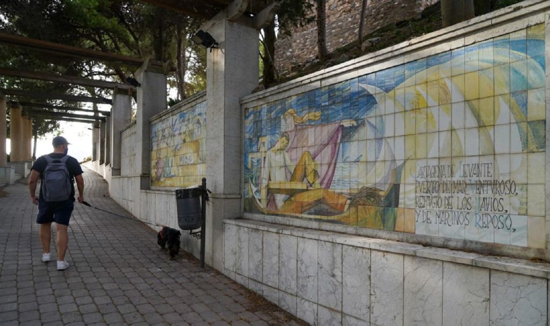 Mosaicos de Luzzy y Navarro en el Paseo de Enrique Gabriel Navarro en el Parque de Alfonso Torres. Mosaicos de Luzzy y Navarro en el Paseo de Enrique Gabriel Navarro en el Parque de Alfonso Torres.